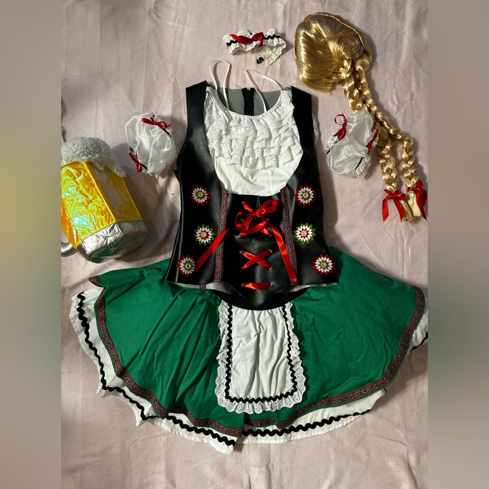 German girl Costume with Accessories size small to a sm medium